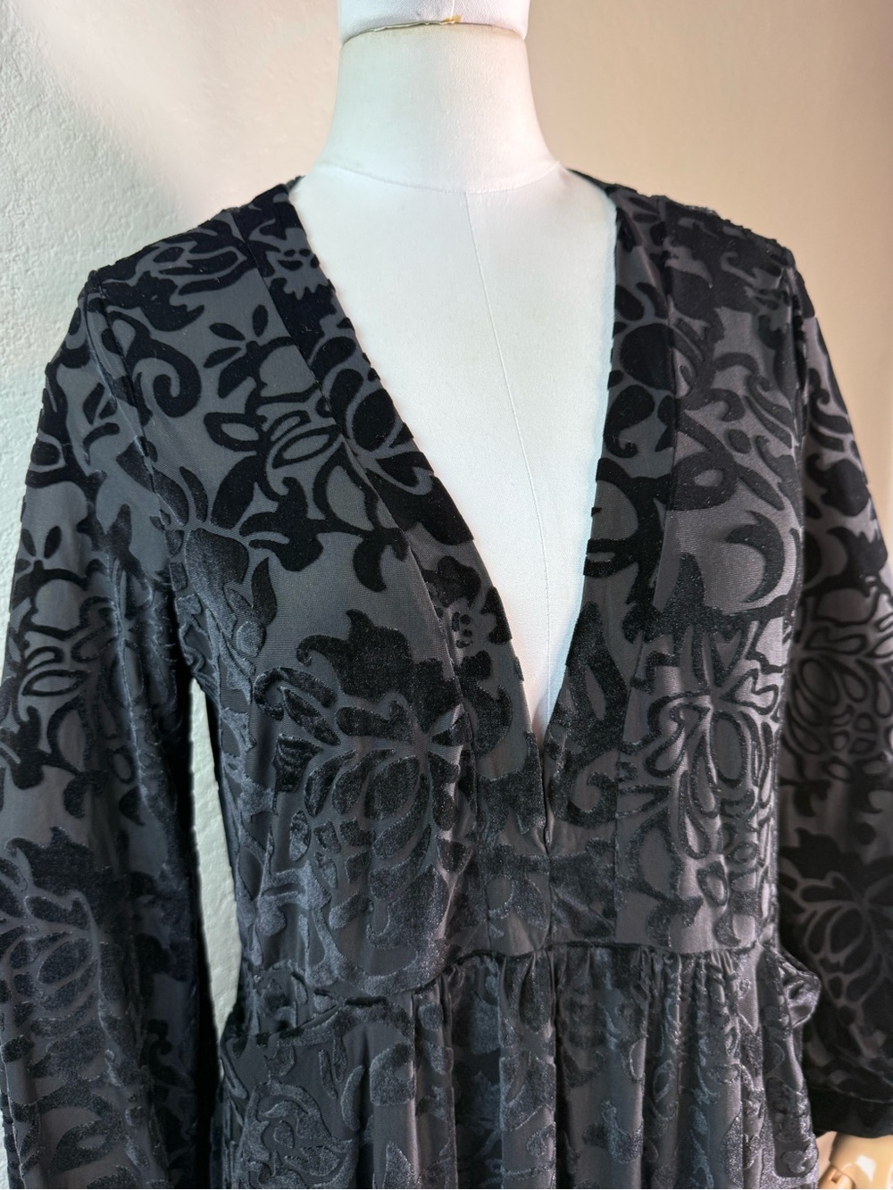 Urban Outfitters Free People Velvet Burnout Black Floral Mini Dress Size Medium - Picture 9 of 16